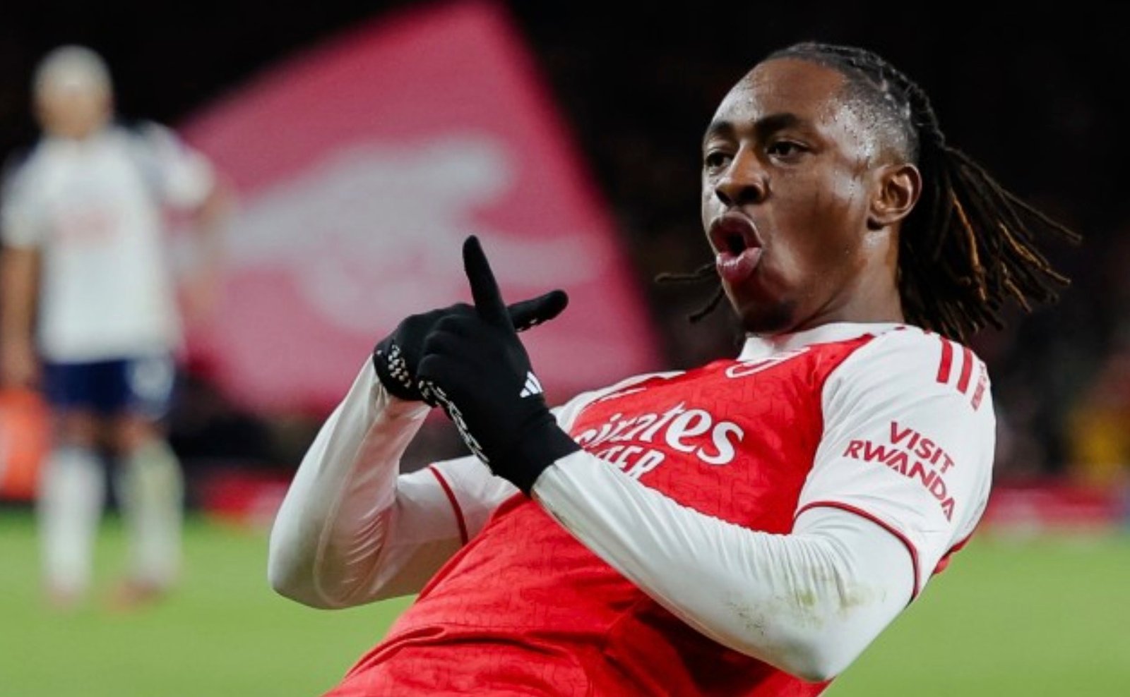 Eze Hat-Trick Sinks Spurs