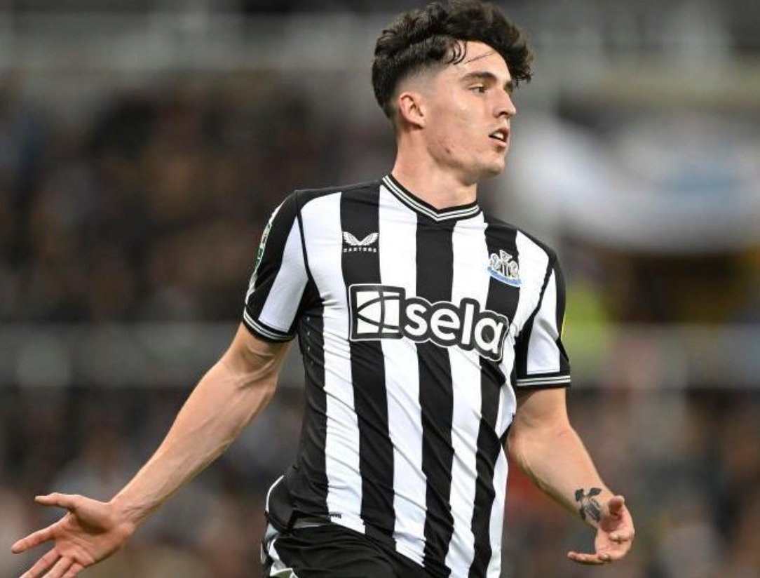 Newcastle boss issues concerning injury update on Tino Livramento