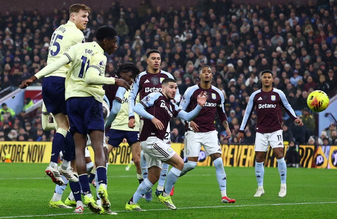 Everton end Aston Villa home winning streak in shock result