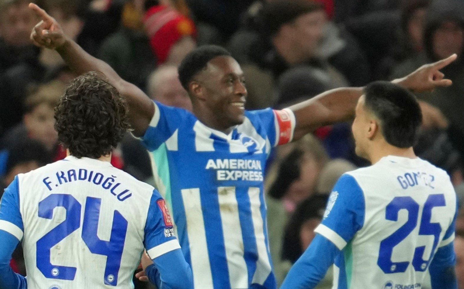 Manchester United dumped out of FA Cup as Welbeck haunts former club