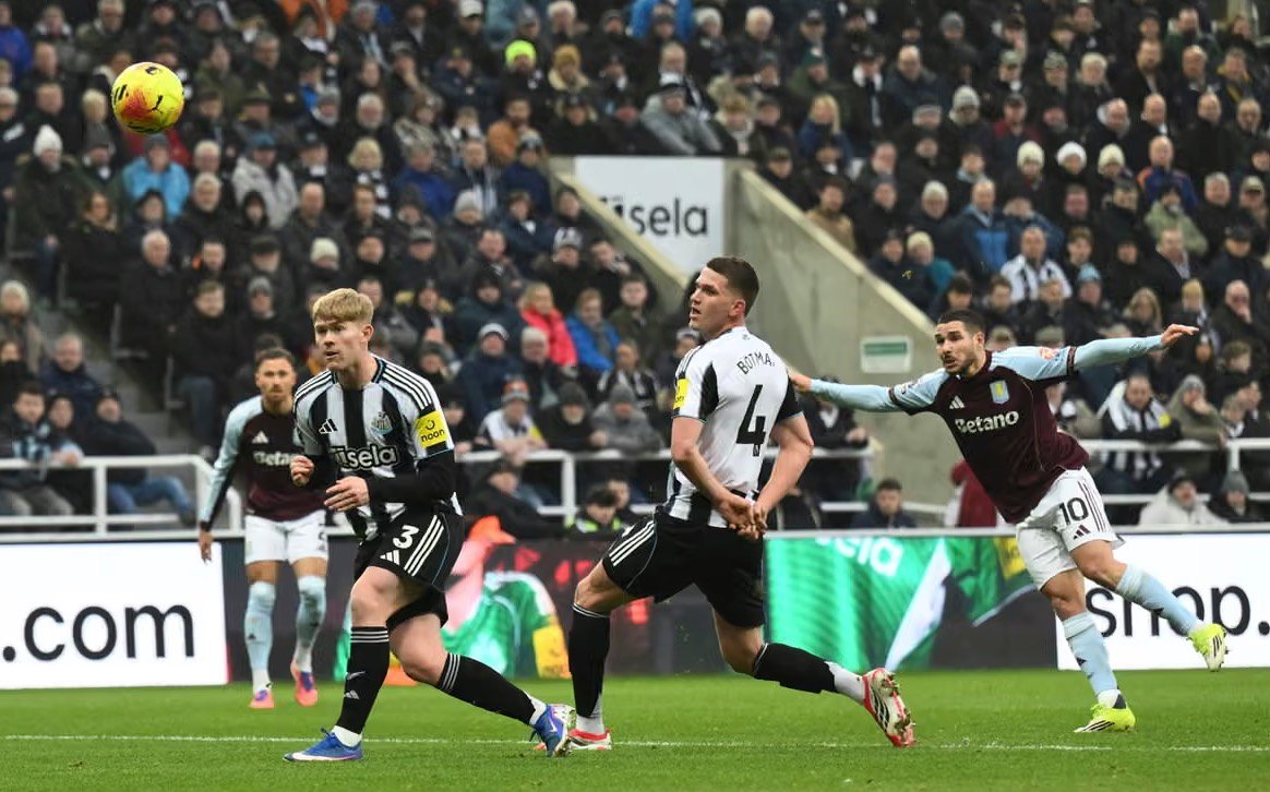 Aston Villa close gap to four points with Newcastle United win